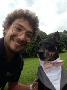 Charlie, elegantissimo pinscher per un Wedding Dog Sitting a Roma, settembre 2022