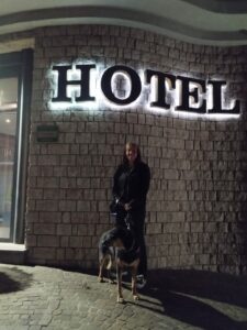 Travel Dog Sitting LCDS a Milano! Per Zorro relax in hotel.