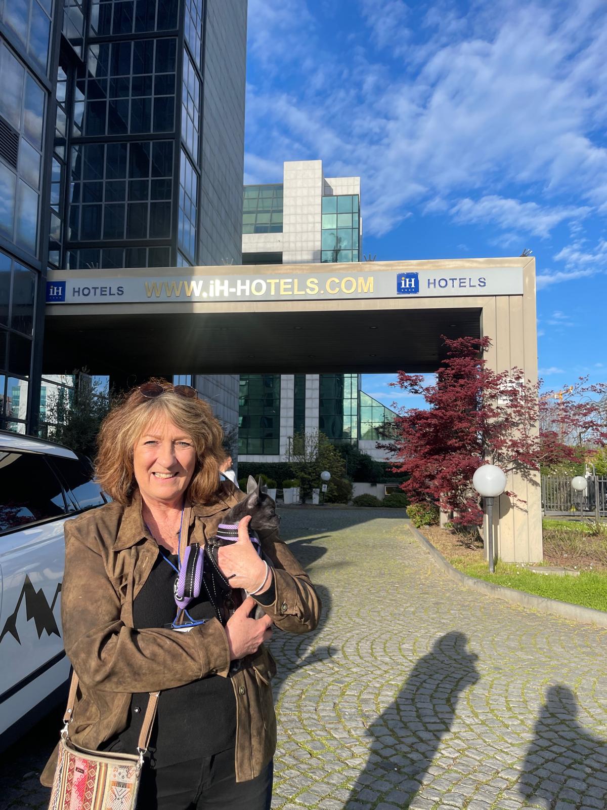 Travel Dog Sitting LCDS a Milano. Eva e Tata Marzia